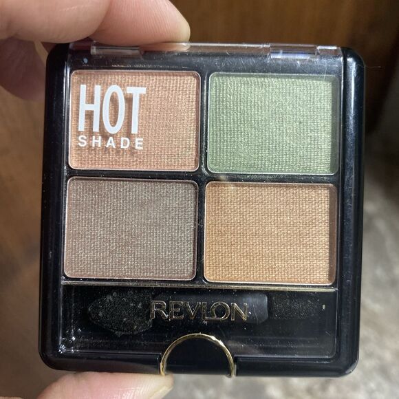 REVLON Wet Dry Shadow Eyeshadow Quad Gilded Chrome 9182-01 Rare - Picture 2 of 3